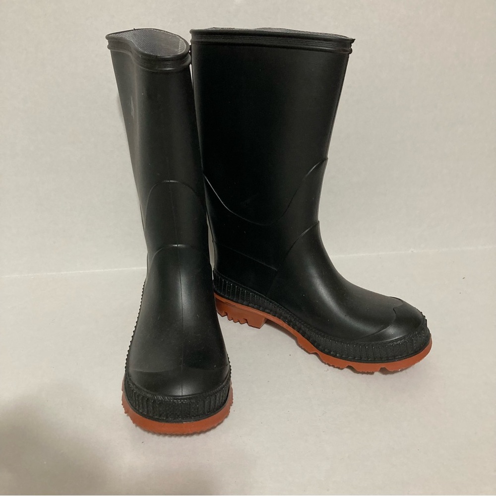 Santa Boots Kids Size 11 or use for Santa Display. New without tags.